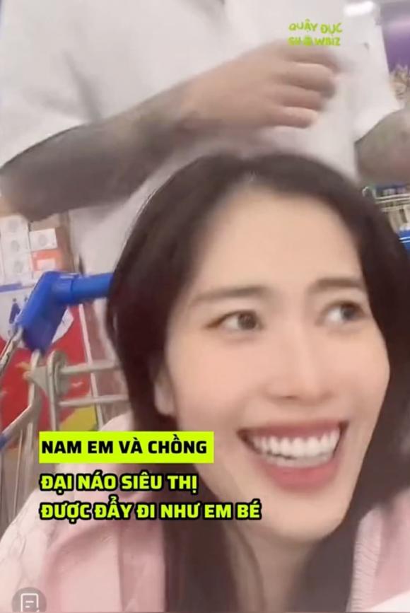 hoa khôi Nam Em, sao Việt