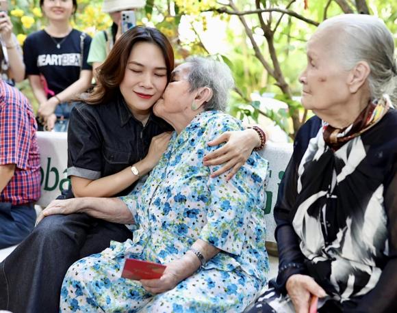 ca sĩ Mỹ Tâm. con gái Mai Phương, sao Việt