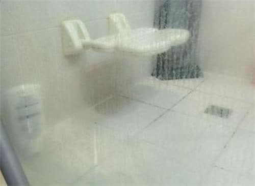 View - Mẹo tẩy cặn trên kính phòng tắm rất thiết thực để nhà sạch sẽ và sáng bóng đón Tết! 