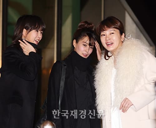View - Ảnh đi dự đám cưới của 'người tình' Hyun Bin và 'nàng Hiếu Kiêng' cách đây 15 năm gây chú ý 