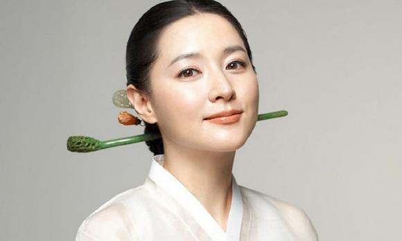 Nữ hoàng nước mắt, Choi Ji Woo, sao hàn