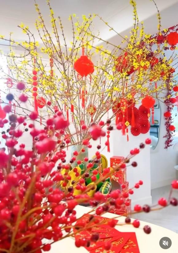 phạm hương, sao việt 