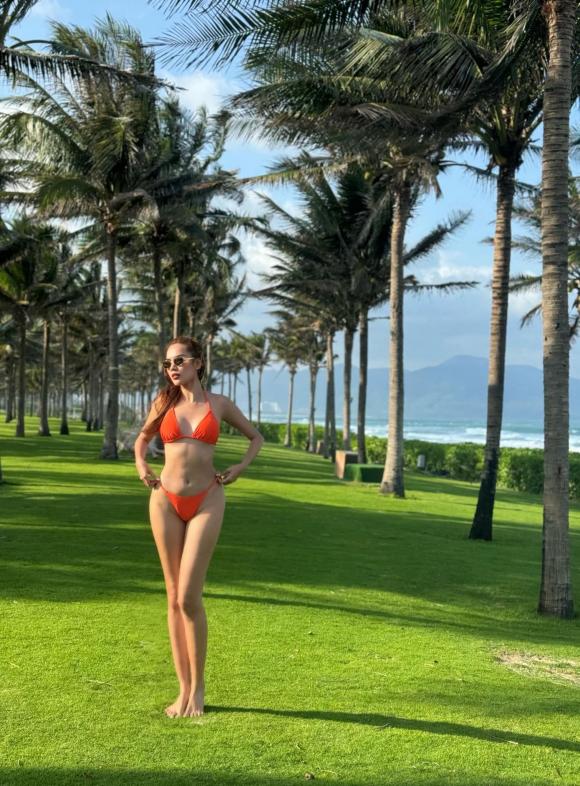 View - Cháy nhất năm mới gọi tên Hoa hậu Lê Hoàng Phương: Diện bikini khoe body cực đỉnh, vòng eo chiếm spotlight