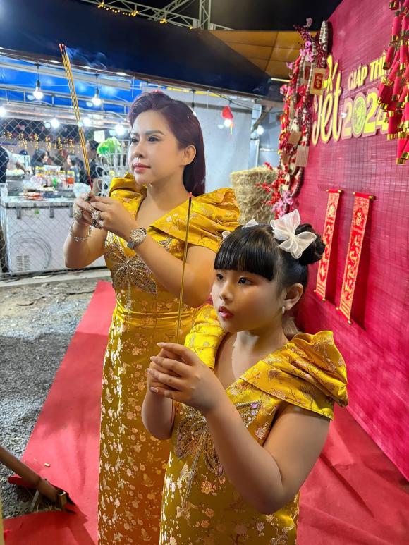 View - Sao Việt 12/2: Ngọc Trinh đón Tết vui vẻ bên gia đình; Phan Như Thảo: 'Tôi không lấy chồng nghèo đâu'