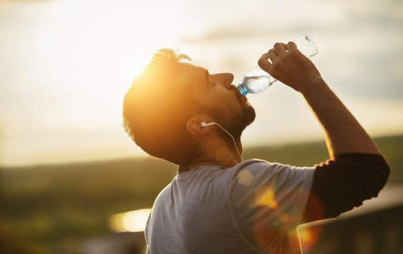 uống nước, thời khắc vàng hấp thụ nước, ly nước cứu giúp mạng, 2 thời khắc nốc nước
