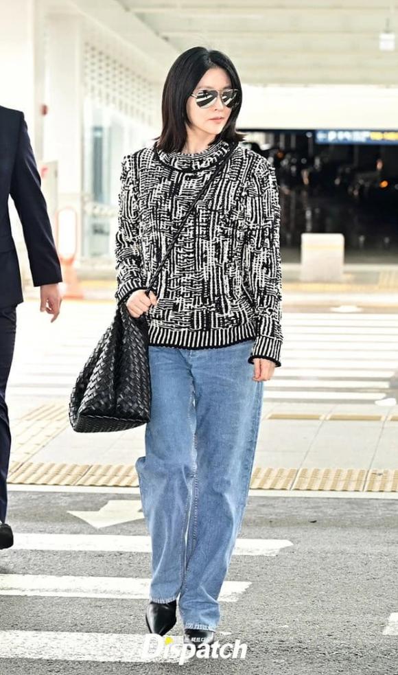 View - 'Nàng Dae Jang Geum' Lee Young Ae tái xuất với vẻ quyến rũ, nhưng chiếc quần hơn 25 triệu lại gây tranh cãi 