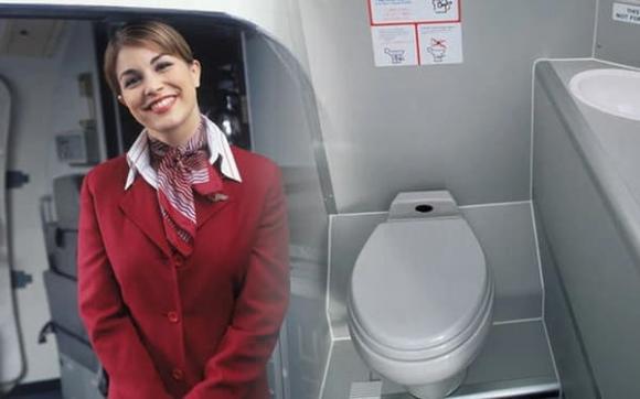 Tiếp viên hàng không, mẹo đi máy bay, sử dụng toilet trên máy bay
