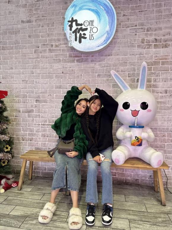 Tara Hà, chuyên viên tài chính - bảo hiểm