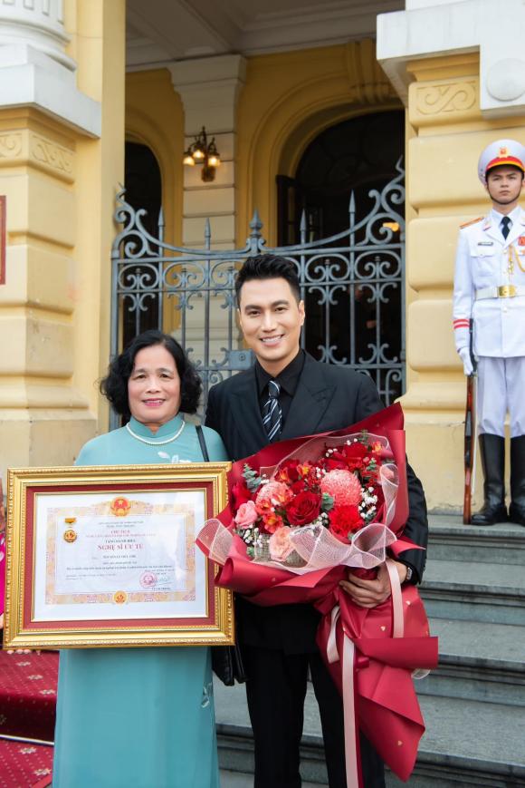 Việt Anh, vợ cũ Việt Anh, Việt Anh nhận danh hiệu, sao việt 