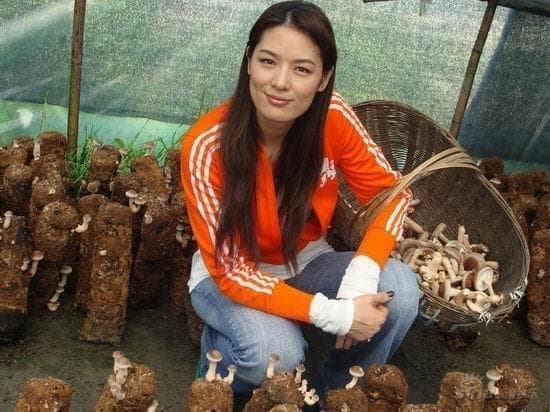 View - Được mệnh danh là 'mỹ nhân đẹp nhất Trung Quốc', cô có tài sản hơn 3 nghìn tỷ nhưng chỉ yêu thích nghề nông, hiện đang sống ẩn dật ở tuổi 50