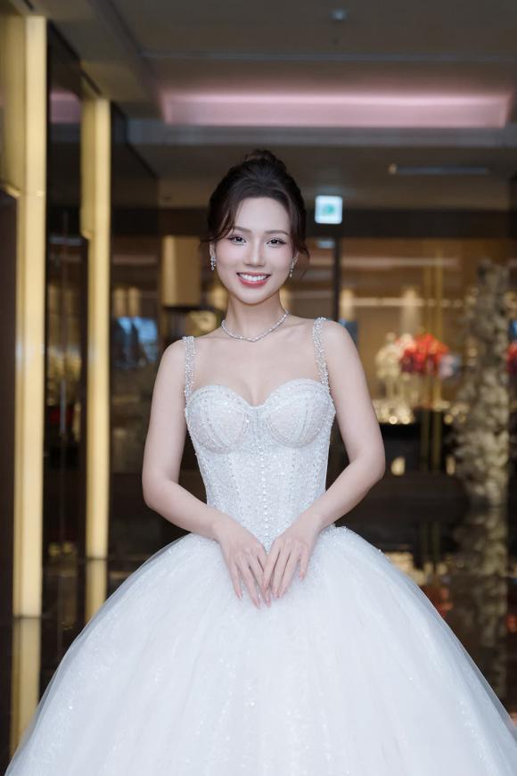 Ngọc Anh, đám cưới Ngọc Anh, Ngọc Anh phố trong làng, sao việt 