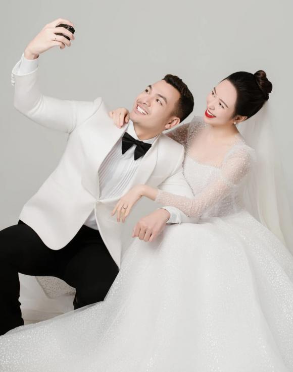 View - 'Người tình NS Công Lý' - Kim Oanh lần đầu hé lộ danh tính chồng, hóa ra là một siêu mẫu kiêm diễn viên nổi tiếng