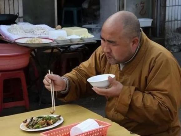 tại sao tu sĩ ăn chay nhưng vẫn tăng cân, tu sĩ, nhà sư