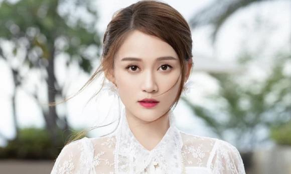 View - Cô là trợ lý của Dương Mịch, nhưng nhờ nhan sắc quá nổi bật nên được đạo diễn để mắt, trở thành ngôi sao sau khi hợp tác với Hồ Ca