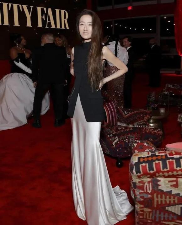View - Vera Wang 75 tuổi được khen 'trẻ đẹp' trên thảm đỏ Oscar, nhưng liền bị 'bóc mẽ' nhan sắc thật khi chưa photoshop
