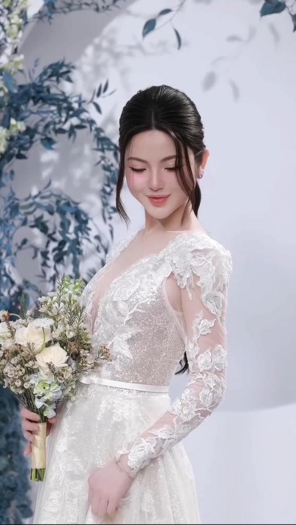 View - Ngắm cận cô dâu Chu Thanh Huyền khi đi chụp ảnh cưới với Quang Hải: Visual nức nở, nhan sắc thăng hạng 