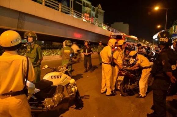 Luật giao thông đường bộ, không bật đèn xe vào bên đêm, luật giao thông 2024