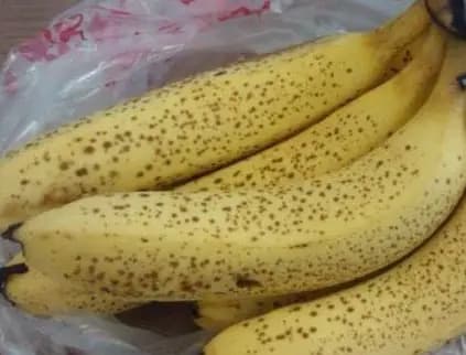 chuối, chuối để tủ lạnh, chuối đen