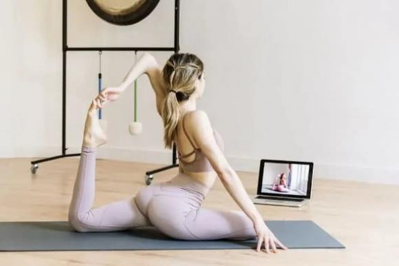 View - 10 động tác yoga gập lưng giúp thoát khỏi tình trạng gù lưng, cổ rùa, cổ hướng về phía trước và phát triển tấm lưng thần tiên