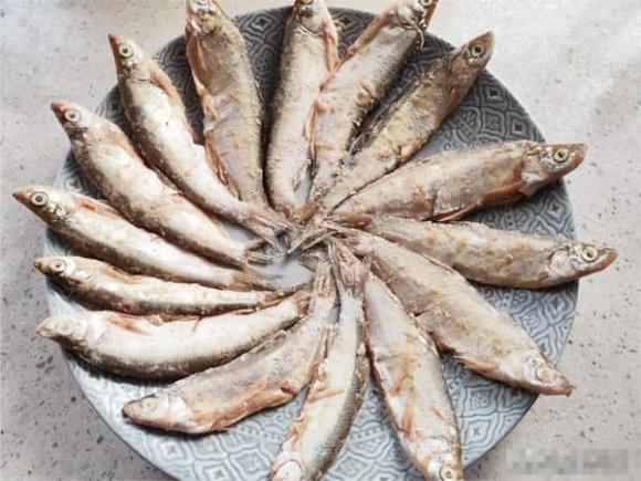 View - Cách làm món cá thơm ngon đúng điệu, dạy bạn một số mẹo để cá có màu vàng, giòn và không tanh