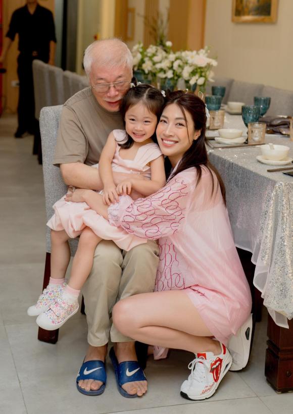 Ca sĩ pha lê, bố mẹ pha lê ly hôn, sao việt