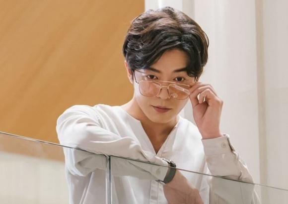 View - Hyun Bin, Lee Jong Suk lọt Top 10 nam chính Kdrama được phụ nữ muốn lấy làm chồng vì 'chọn đúng người'