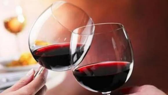 View - Khi uống rượu vang đỏ, tại sao bạn không rót đầy ly mà chỉ rót 1/3 ly? Nhiều người không hiểu mà giả vờ hiểu