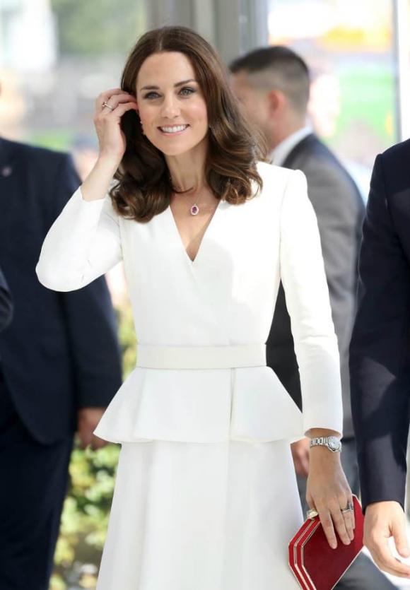 Công nương Kate, hoàng gia Anh, bệnh ung thư