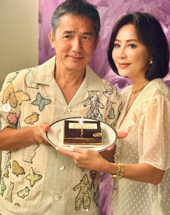 View - Lưu Gia Linh trông như mẹ của Song Hye Kyo khi hai mỹ nhân hiếm hoi chung một khung hình