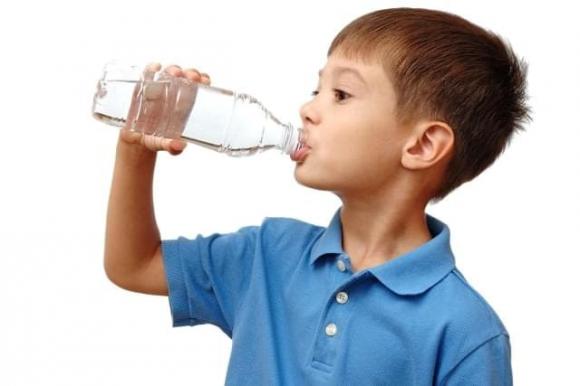 uống nước, sức khỏe, khát nước, nhiệt độ nước, mẹo uống nước