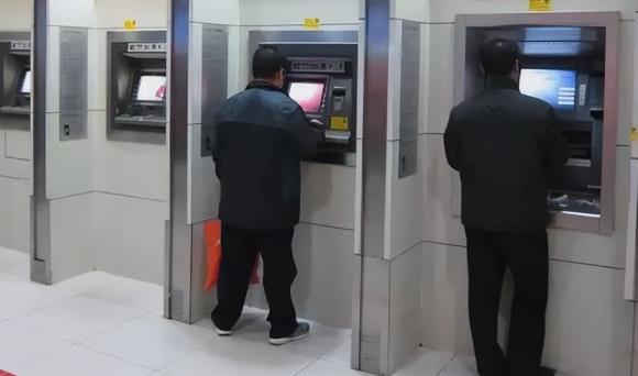 ngân hàng, rút tiền ngân hàng, rút tiền từ máy ATM, máy ATM