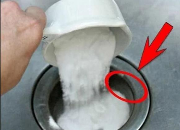 đổ muối, cống thoát nước, vệ sinh cống thoát nước, kiến thức 