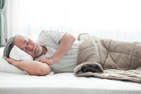 tuổi già, sống thọ, sức khỏe tuổi già, chăm sóc sức khỏe 