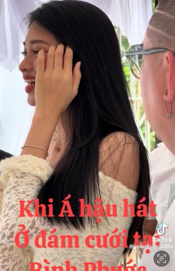 á hậu minh kiên, sao việt 