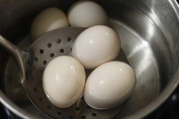 luộc trứng, mẹo luộc trứng, cách luộc trứng, ăn ngon 