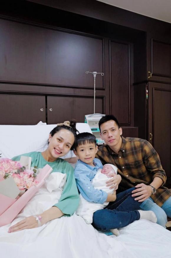 vợ Văn Quyết, chị vợ Duy Mạnh, giới trẻ 