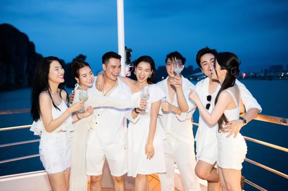 Việt Anh, Quỳnh Nga, Huyền Lizzie, sao việt 