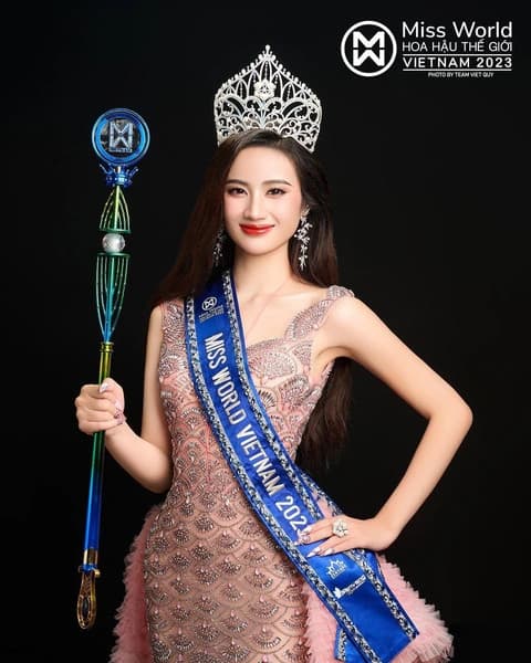ý nhi, hoa hậu ý nhi, sao việt 