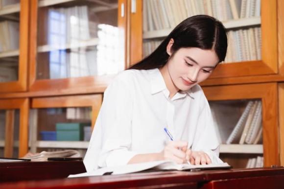 hoa hậu Ý Nhi,sao Việt