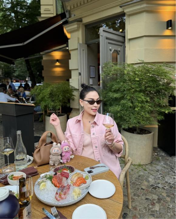 quỳnh thư, sao việt