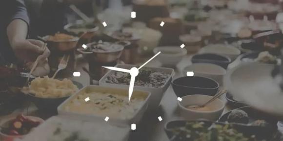 thói quen ăn tối có lợi, nên ăn tối giờ nào, lưu ý khi ăn tối