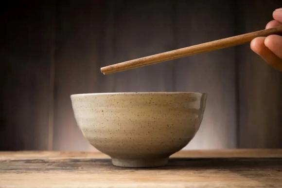thói quen ăn tối có lợi, nên ăn tối giờ nào, lưu ý khi ăn tối