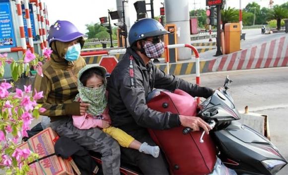 lái xe máy kẹp 3 không bị phạt, luật giao thông