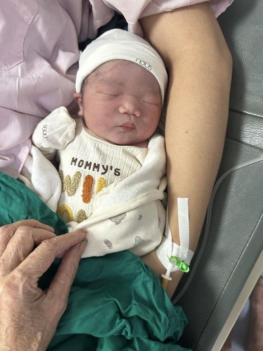 Hiệp Gà, Hiệp Gà lên chức ông ngoại, sao việt 