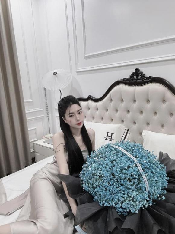 Cầu thủ văn toàn, em gái văn toàn, cầu thủ việt