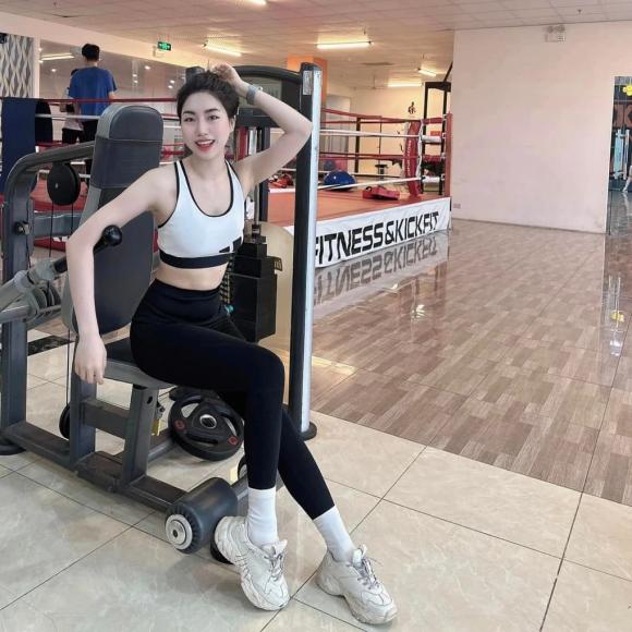 Cầu thủ văn toàn, em gái văn toàn, cầu thủ việt
