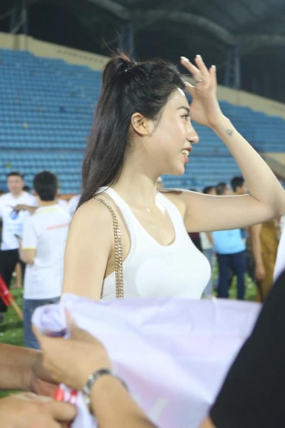 Cầu thủ văn toàn, em gái văn toàn, cầu thủ việt