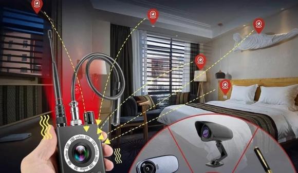 ở khách sạn, kinh nghiệm đi du lịch, phích cắm tv, camera quay lén