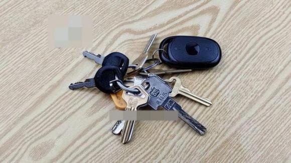 ra ngoài, tránh quên đồ khi ra ngoài