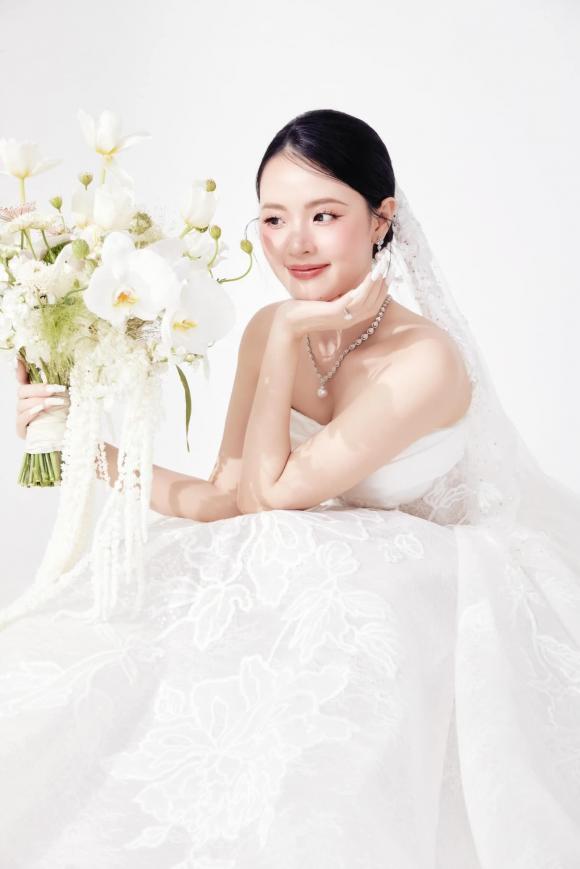 diễn viên Midu, hotgirl Midu, sao Việt